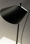 Lampa stołowa YUH czarna - LED, 2700K, 10W, IP20 - LOUIS POULSEN